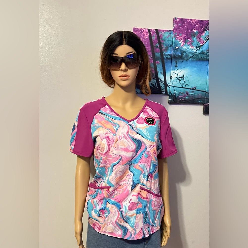 Scrubstar Women's "Fabulous Marble V-Neck
Print Scrub Top WM32T738GH Size Small